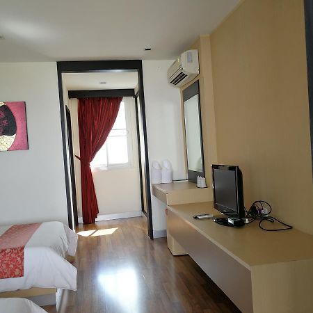 Panatara Hotel Chumphon Exterior foto