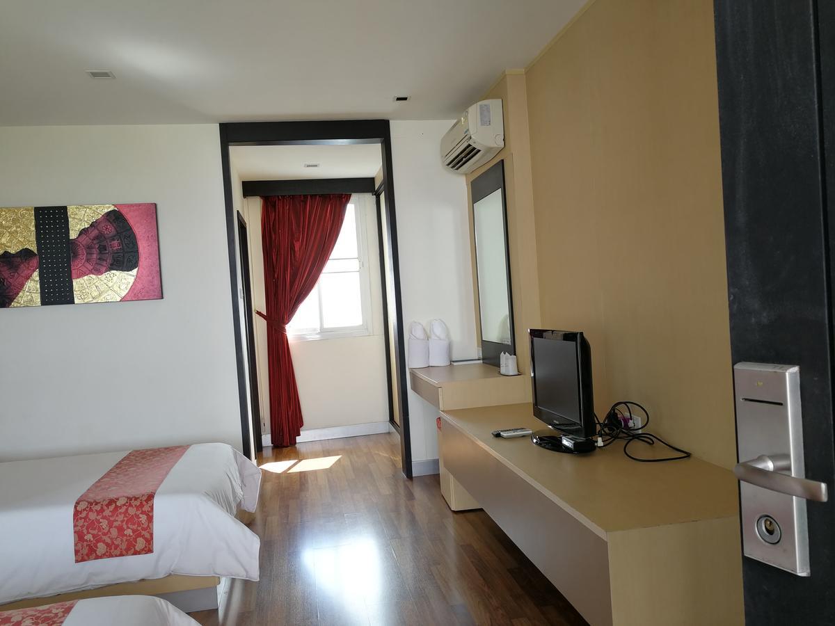 Panatara Hotel Chumphon Exterior foto