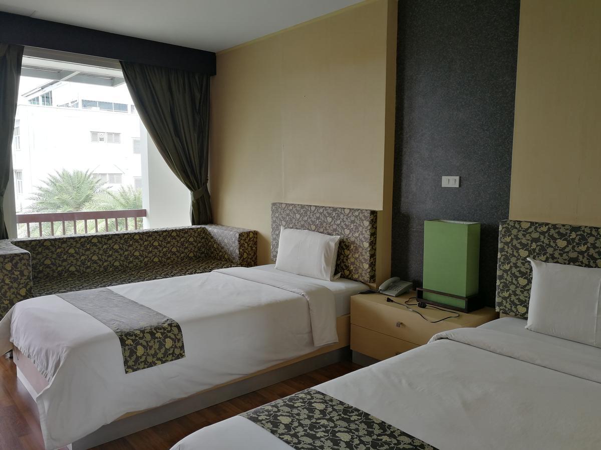 Panatara Hotel Chumphon Exterior foto