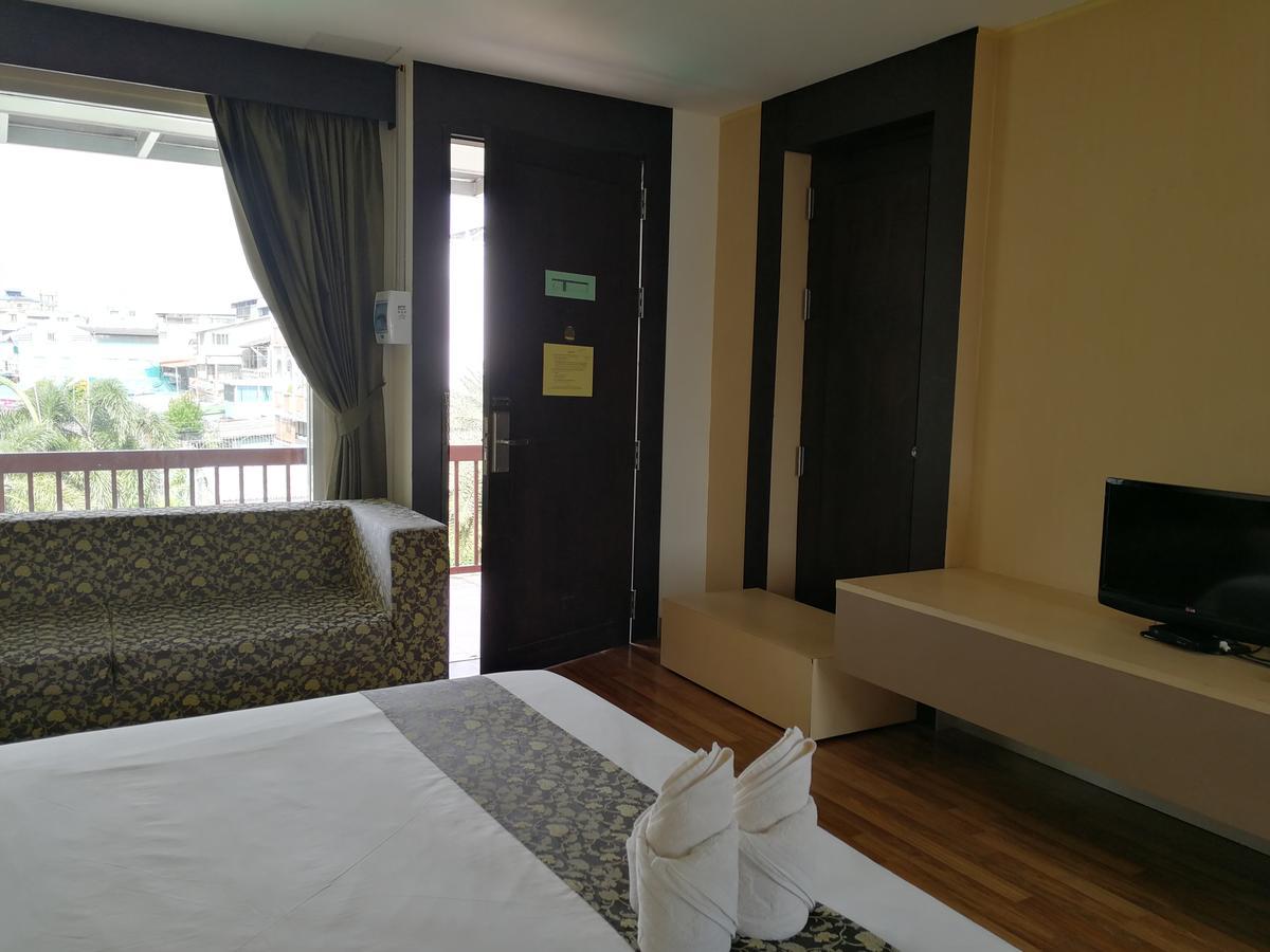 Panatara Hotel Chumphon Exterior foto